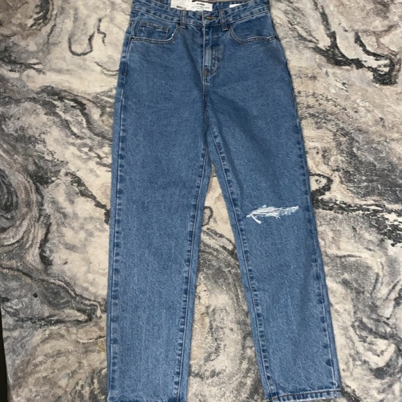 NWT DISTRESSED JEANS - Picture 2 of 7